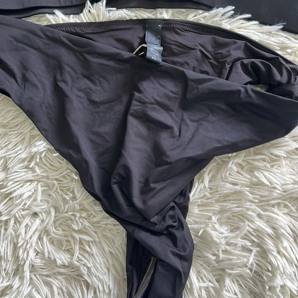 SKIMS SWIM PLUNGE BIKINI TOP AND MID WAIST BOTTOM IN ONYX